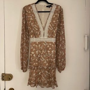 Size Medium, Aakaa from Vici, worn twice, like new